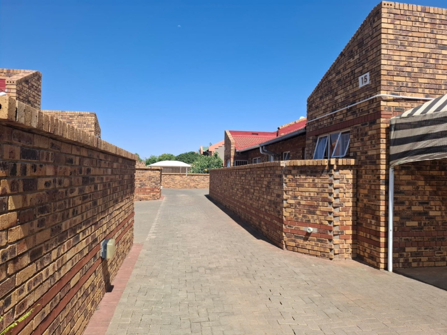 2 Bedroom Property for Sale in Hospitaalpark Free State